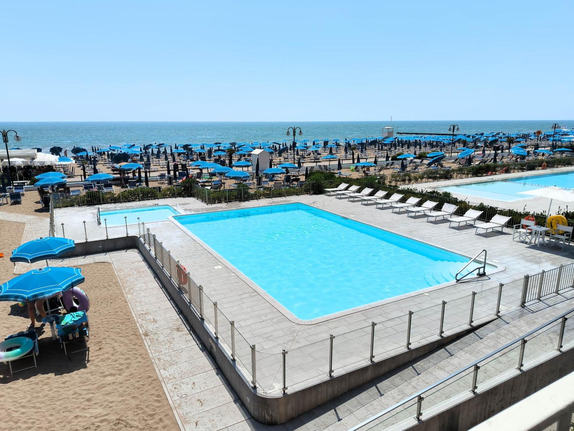 Ferienwohnung Apollo Fronte Mare Lido di Jesolo Exterior foto